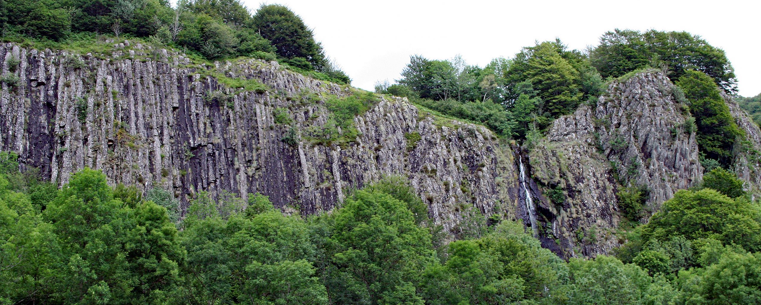 Carlat et la vallée de la Cère