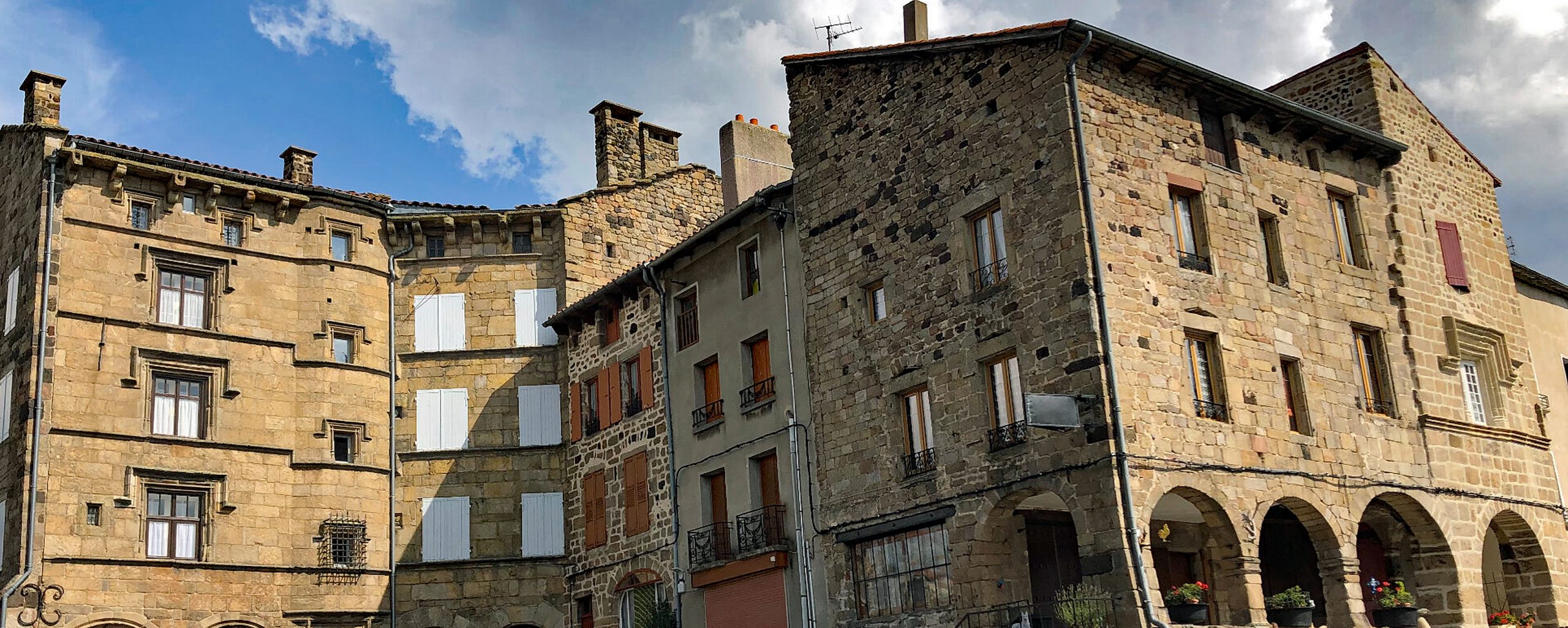 Pradelles, Langogne et le volcan de Bonjour
