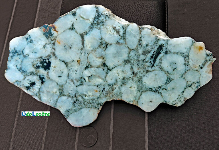 Les granites orbiculaires de Margeride
