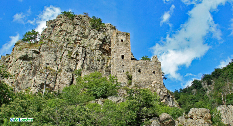 La haute vallée de la Borne, entre Cévennes et Montagne Ardéchoise